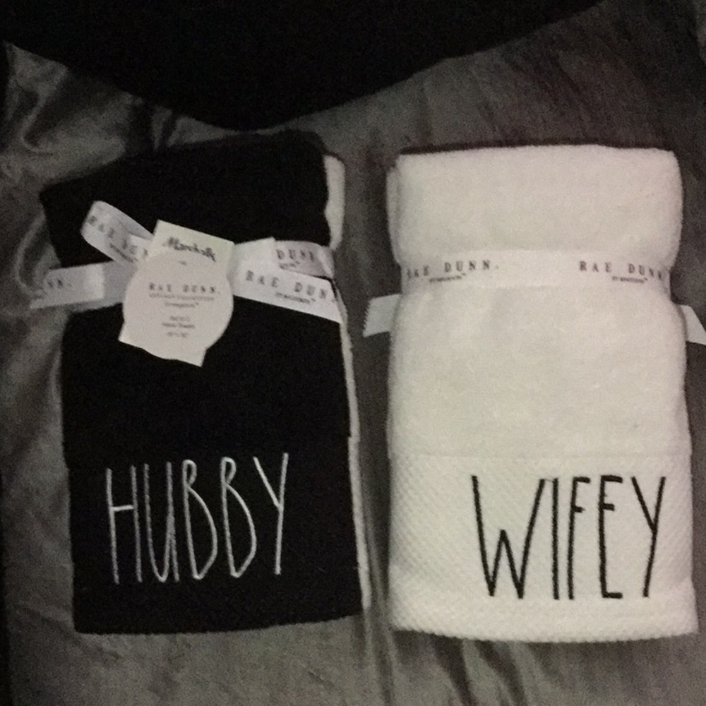 🔥NEW Rae Dunn Hand Towels HUBBY WIFEY Black White